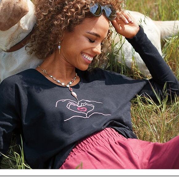 NWT Cabi Love You Tee Black Long Sleeve Embroidered Heart Hands  Top Size S - Picture 1 of 6